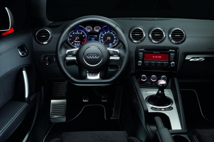 Торпедо Audi TT RS Coupe (8J) 2011 года  (NA) (фото 26 из 30)